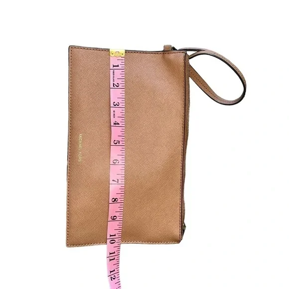 NWOT Michael Kors Leather Caramel/Tan Clutch/Wristlet - Picture 4 of 7